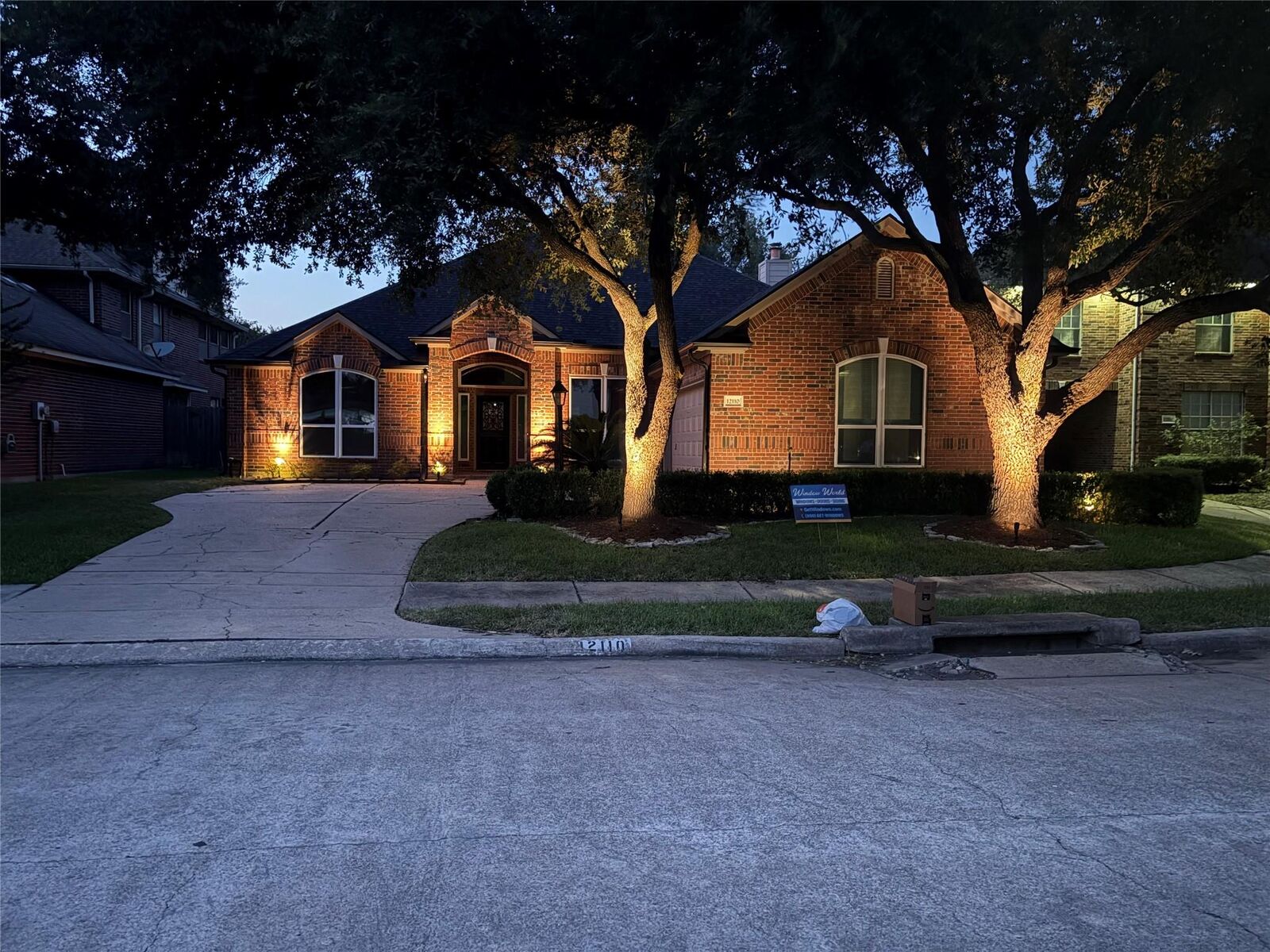 Property Photo: 12110 Shadowpoint Drive TX 77082