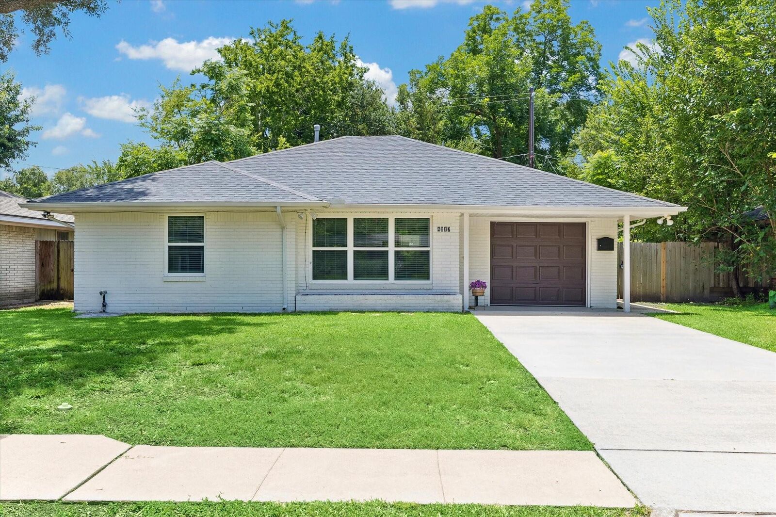 Property Photo: 4017 Woodfin Street TX 77025