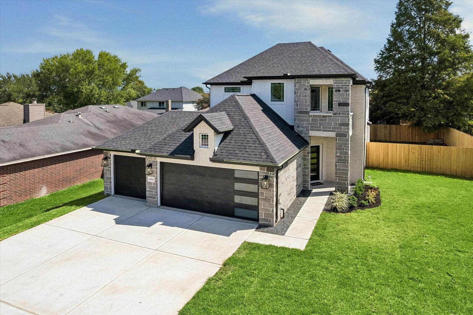 Property Photo:  10814 Windswept  TX 77356 