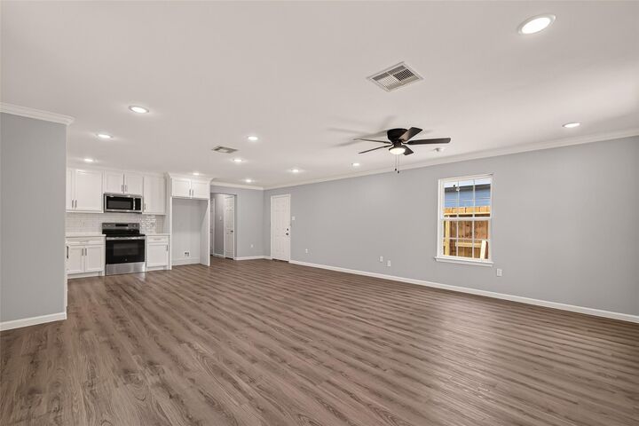 Property Photo: 7414 S Hall Street TX 77028