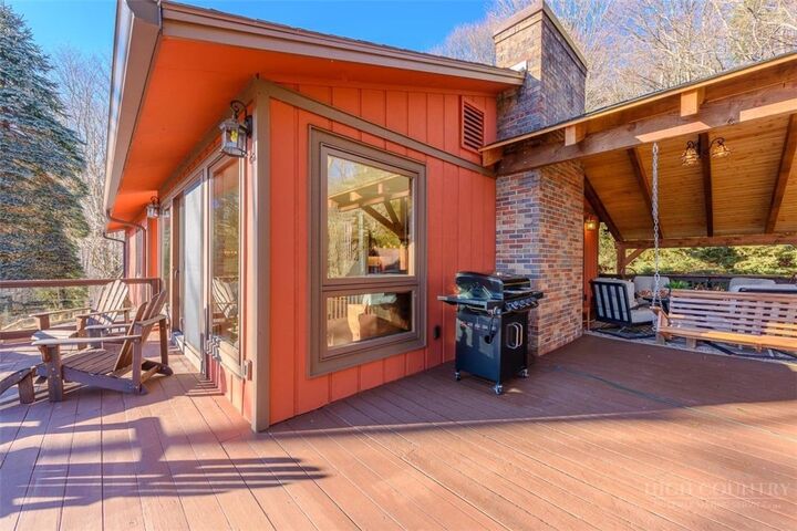Property Photo:  1776 Beech Mountain Parkway  NC 28604 