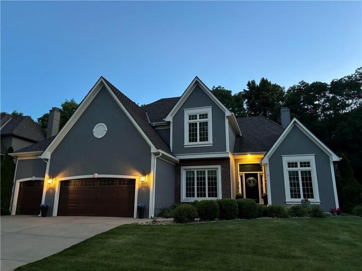 Property Photo: 5812 Manor Drive MO 64152