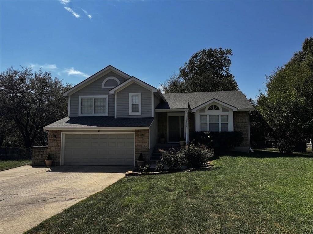 Property Photo: 12310 S Shannan Court KS 66062