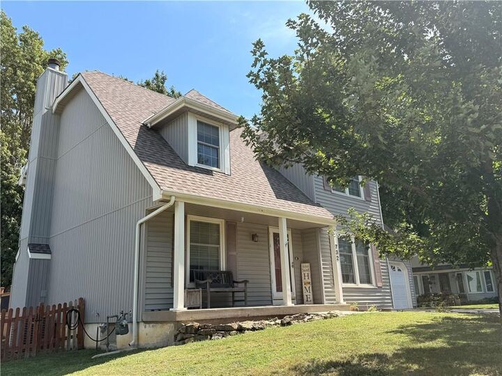 Property Photo:  732 N Persimmon Drive  KS 66061 