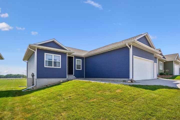 Property Photo:  1305 SE 1st Street  IA 50677 