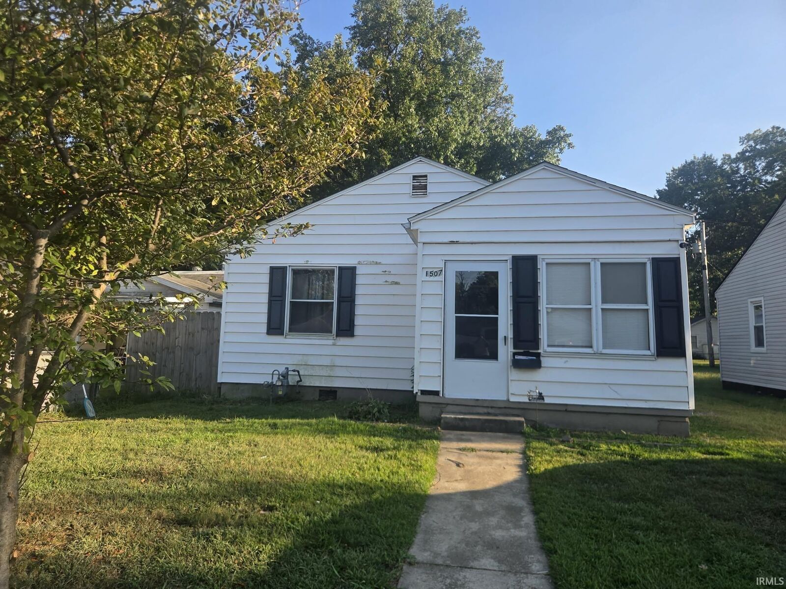 Property Photo:  1507 Jackson Avenue  IN 47714 