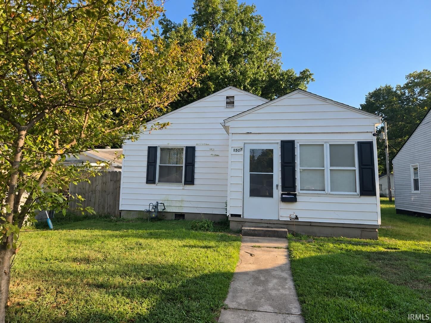 Property Photo:  1507 Jackson Avenue  IN 47714 