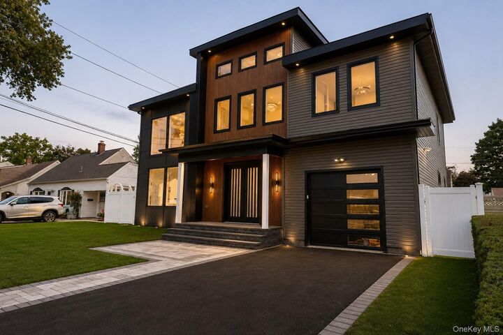 Property Photo:  23 Mistletoe Lane  NY 11756 