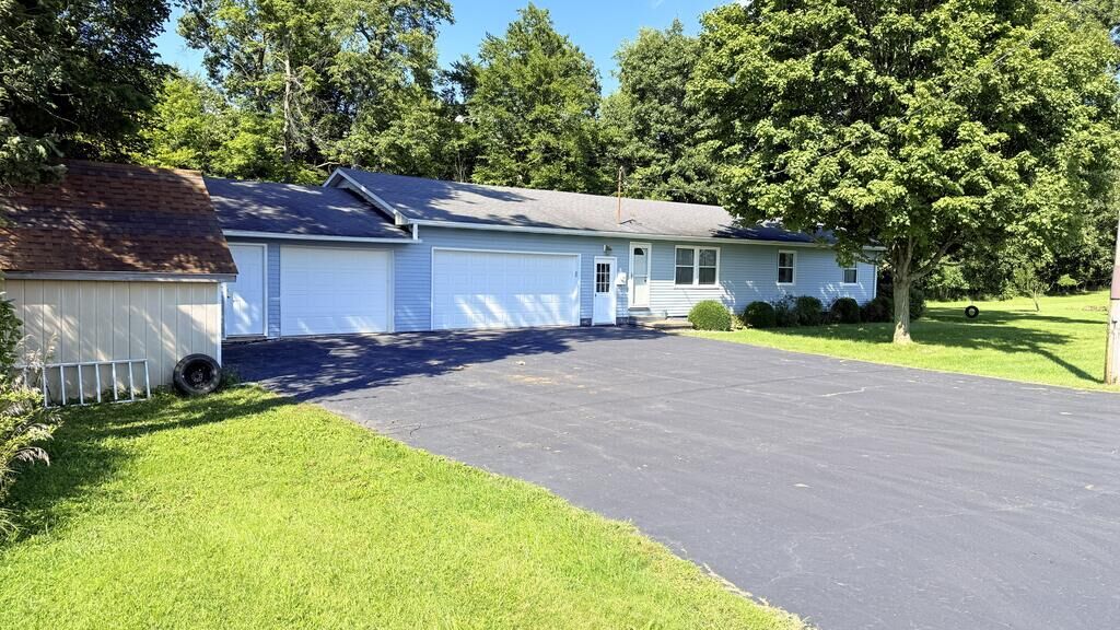 Property Photo: 184 Rinehart Road OH 44849