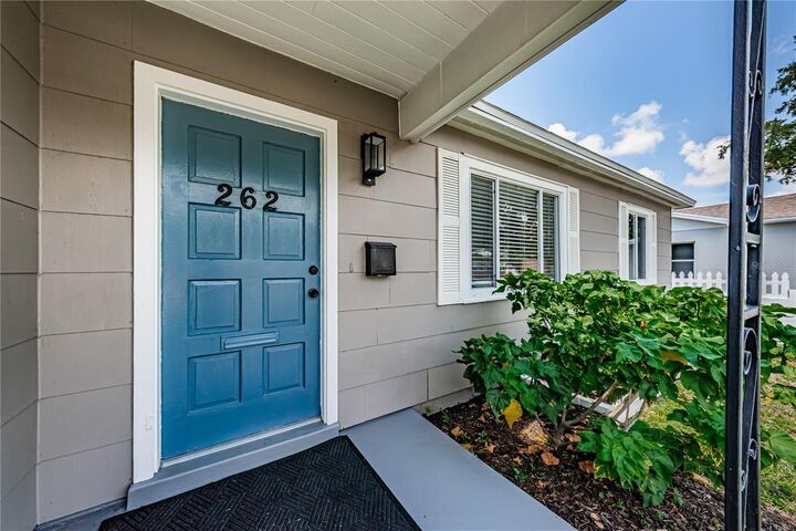 Property Photo:  262 40 Avenue NE  FL 33703 