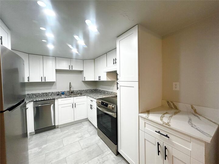 Property Photo: 4906 Victoria Drive 103 FL 33904