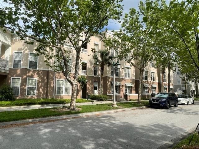 Property Photo: 527 Water Street FL 34747