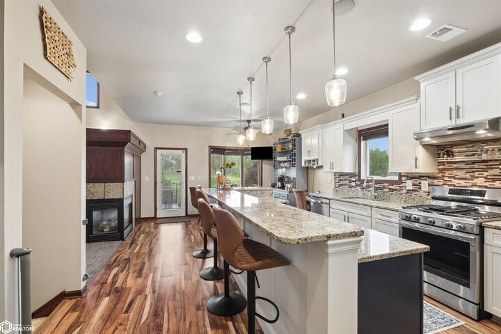 Property Photo:  508 3rd Avenue SE  IA 50247 