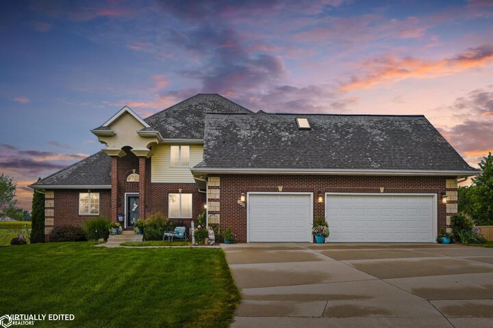 Property Photo:  508 3rd Avenue SE  IA 50247 