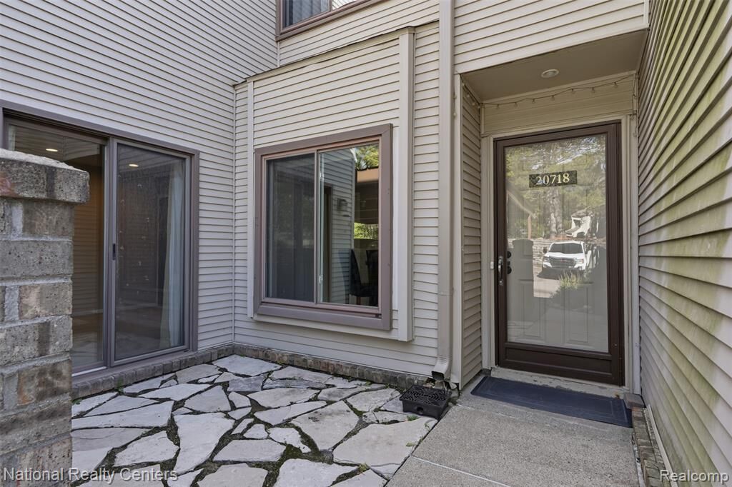 Property Photo: 20718 Taft Road MI 48167 2839