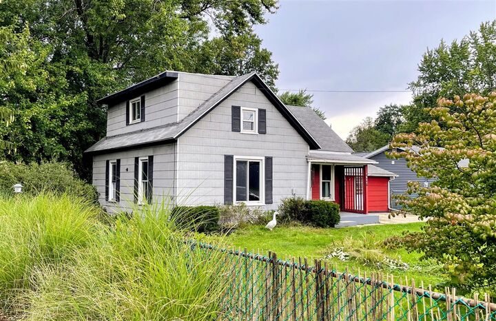 Property Photo:  2632 Lincoln Avenue  MI 49085-3305 
