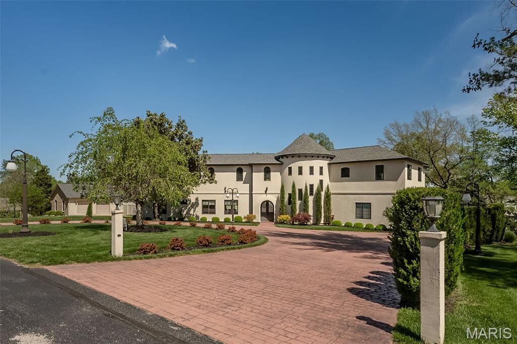 Property Photo:  604 Glyn Cagny  MO 63021 