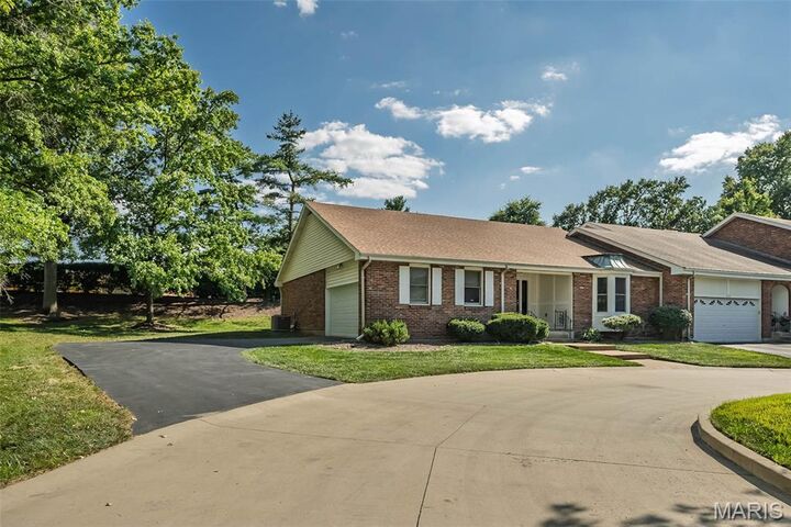 Property Photo: 2477 Baxton Way MO 63017