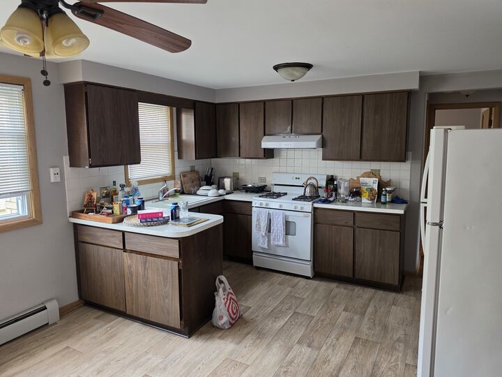 Property Photo: 965 Cora Street S 2S IL 60016