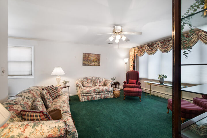 Property Photo:  1212 N Maple Avenue  IL 60526 