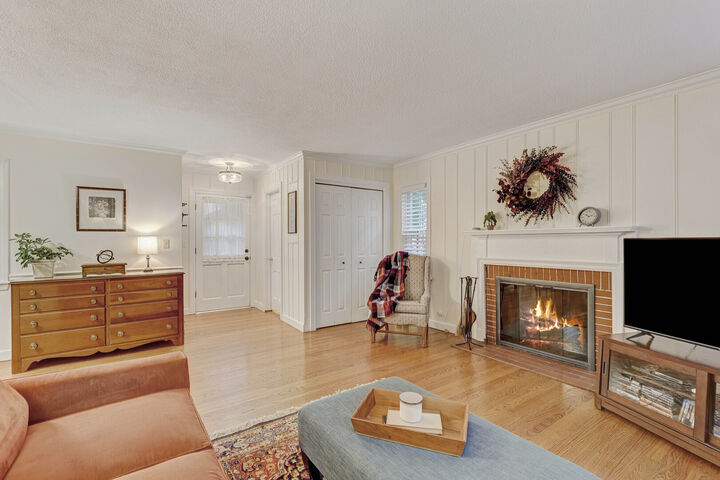 Property Photo: 308 S Albert Street IL 60056