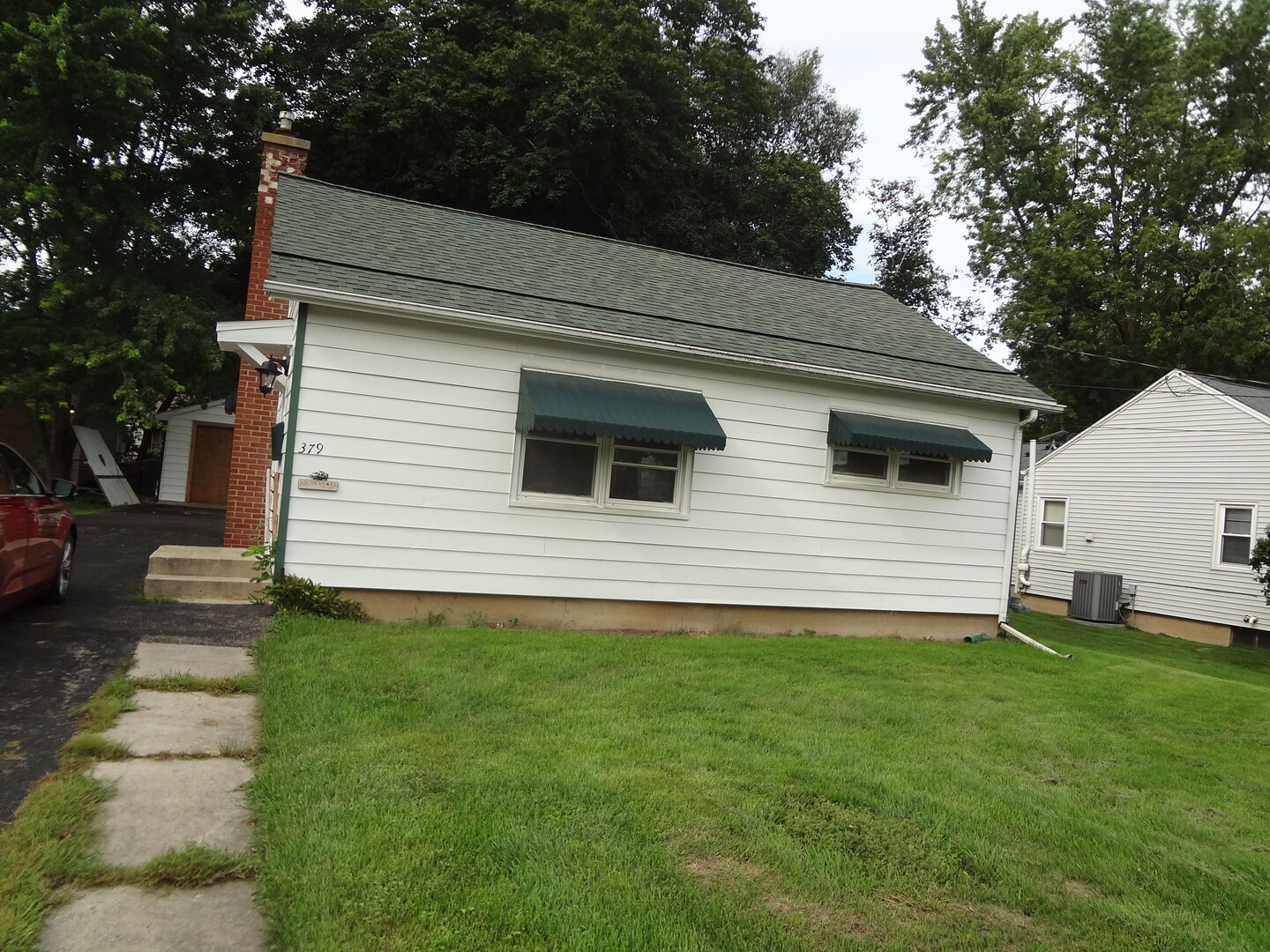 Property Photo:  379 E Lincoln Street  IL 60178 