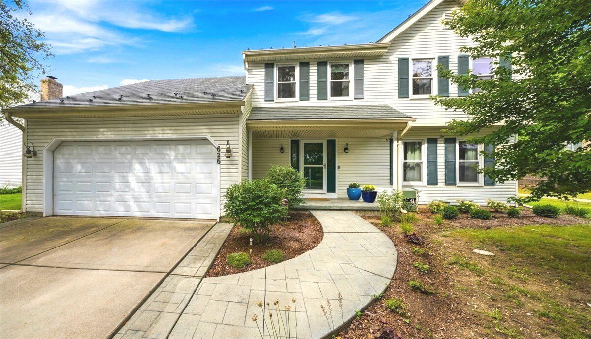 Property Photo: 626 Highbury Lane IL 60134
