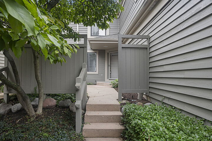 Property Photo:  488 White Oak Lane  IL 60010 