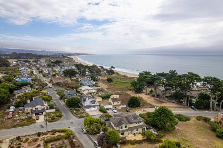 Property Photo:  2 Alameda Avenue  CA 94019 