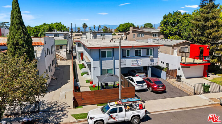 Property Photo: 1287 W 37th Place CA 90007