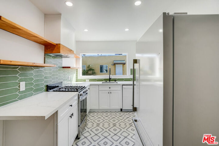 Property Photo: 633 N Rampart Boulevard CA 90026