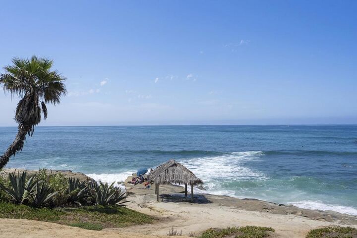 Property Photo:  336 Bonair St  CA 92037 