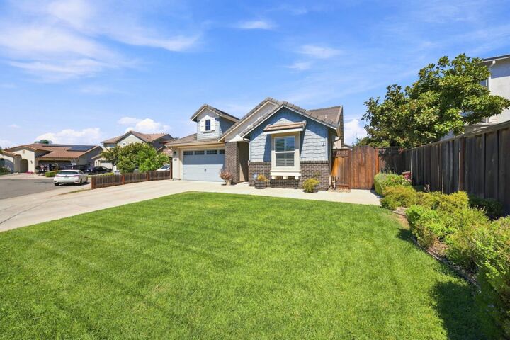 Property Photo: 2725 Greenleaf Street CA 95337