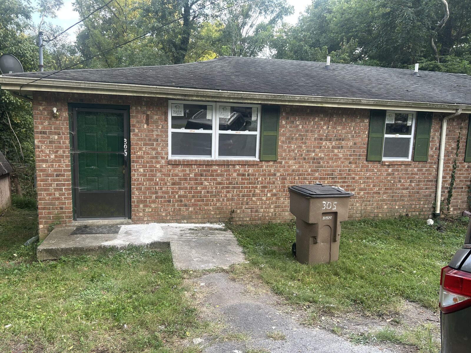 Property Photo: 305 Norway Ct TN 37211