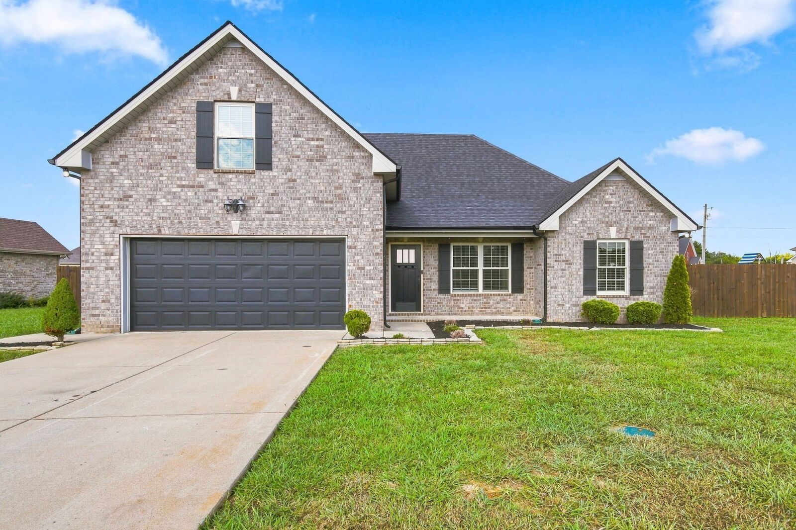 Property Photo: 7919 Natahna Ct TN 37127