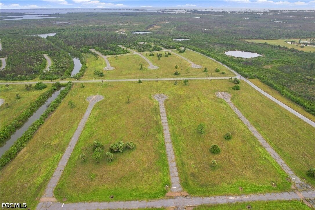 Property Photo:  12213 Paddlefish Court  FL 33946 