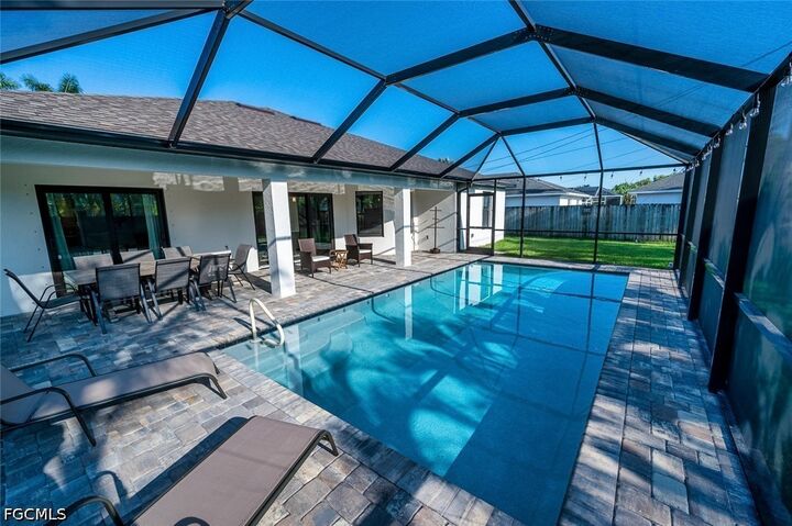 Property Photo: 2906 SE 8th Avenue FL 33904