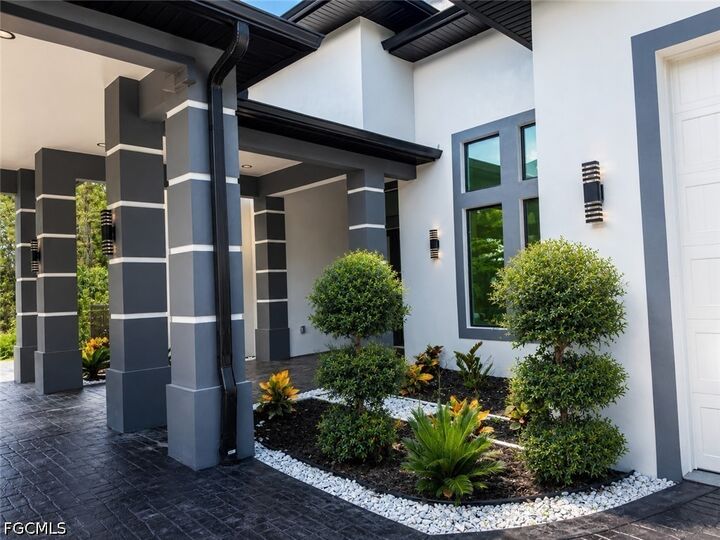 Property Photo:  1208 Williams Avenue  FL 33972 