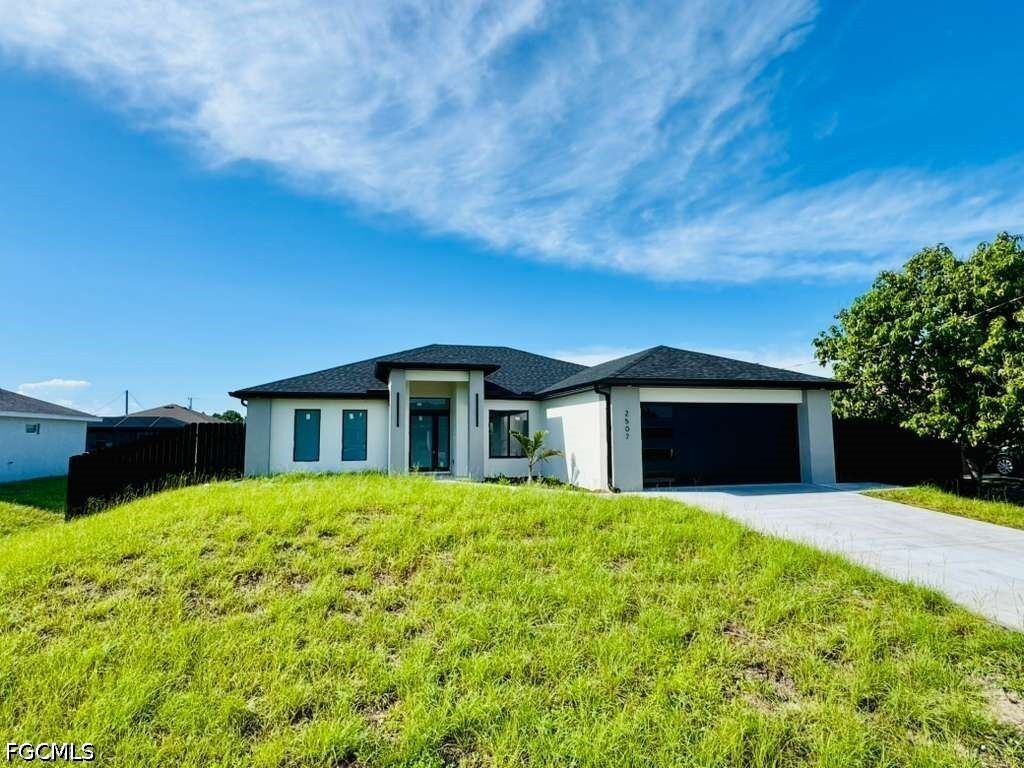 Property Photo: 2507 39th Street SW FL 33976