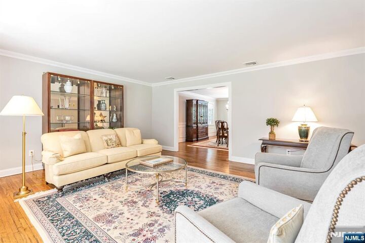 Property Photo:  65 W Walnut Street  NJ 07430 