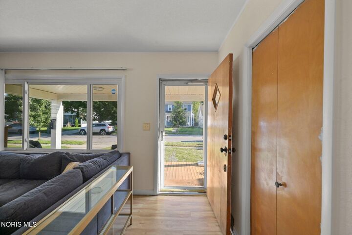 Property Photo: 2556 Elsie Avenue OH 43613