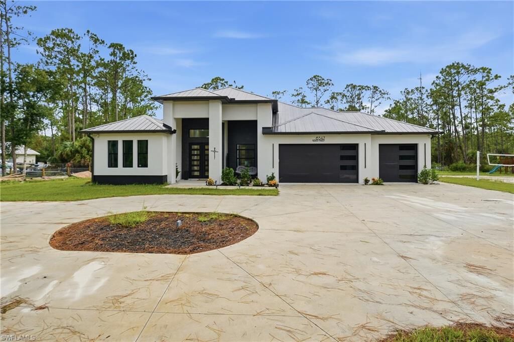 Property Photo: 6547 Beedla St FL 34291