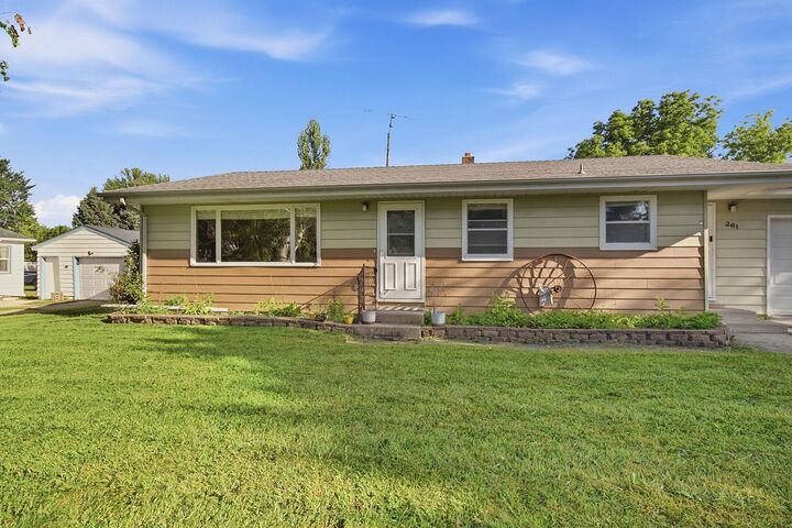 Property Photo:  261 Dupont Avenue NE  MN 55342 