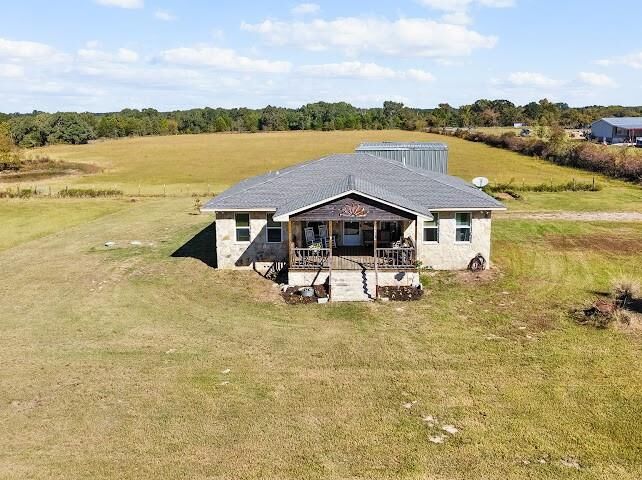 Property Photo: 17215 Tarlton Road TX 75147