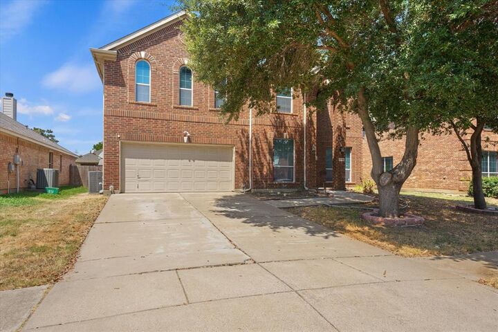 Property Photo: 2236 Sparrow Hawk Court TX 75052