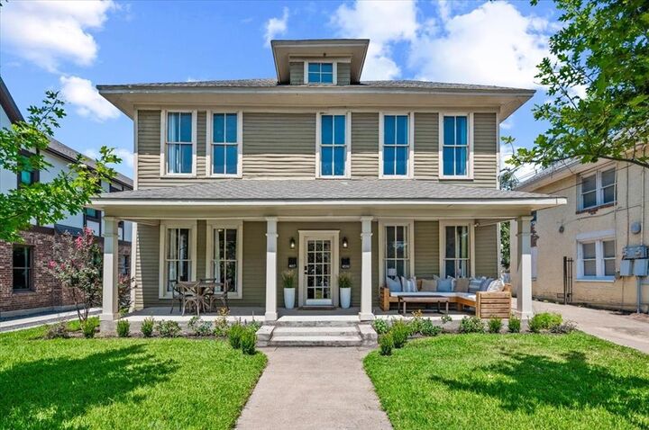 Property Photo:  4619 Worth Street  TX 75246 