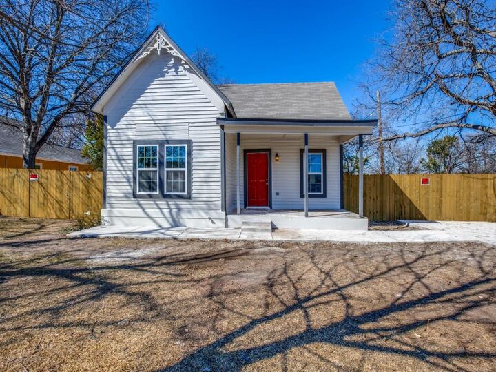 Property Photo: 3204 5th Avenue TX 76110