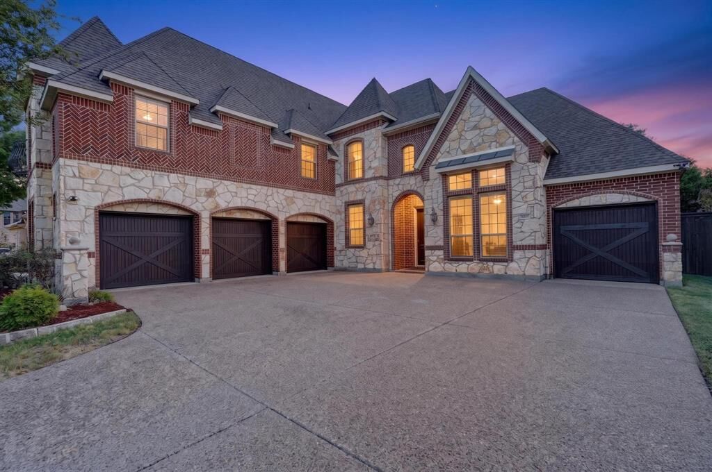 Property Photo:  6832 Foghorn Lane  TX 75054 