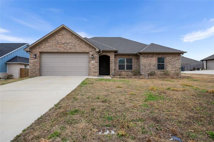 Property Photo: 114 Rose Row TX 75792