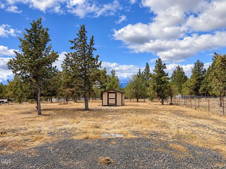 Property Photo: 12998 SW Cinder Drive OR 97760